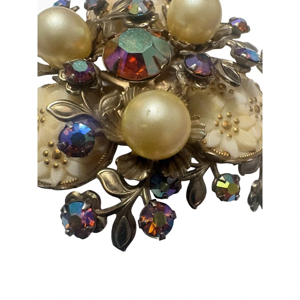 Vintage Aurora Borealis Rhinestone Faux Pearl Carved Flower Floral Brooch Pin - Picture 6 of 7